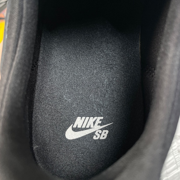 Nike SB Nyjah Free 2 Men’s Size 11 Black White *Ripped Lace Loop - Picture 7 of 9